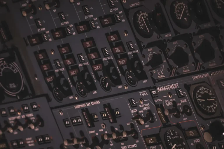 Boeing 737 ARINC 429 hack