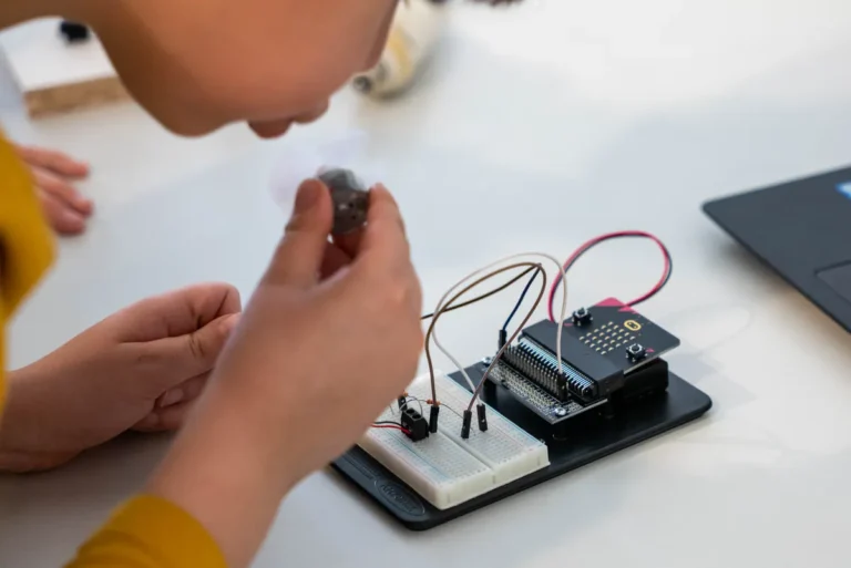 Radio Shack 200-in-1 Kit: The Spring-Terminal Gateway Drug That Built Careers Radio Shack 200-in-1 kit