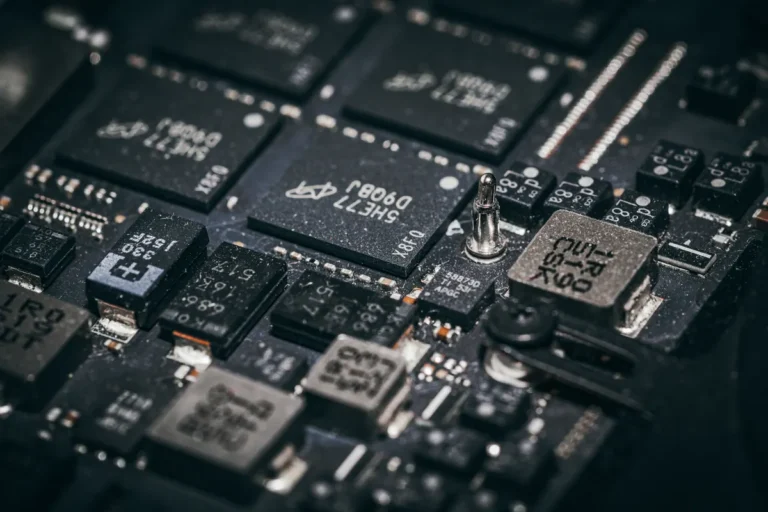 Inside the NEC V20 Microcode ROM: A Die Shot Decoded NEC V20 microcode ROM
